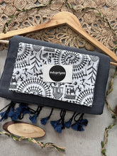 Dark Grey Handloom Cotton Saree With Vani Print Blouse